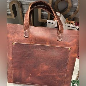 Portland Leather Medium Crossbody 🦄